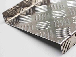 Hliníková schodnice z protiskluzového plechu - na zakázku